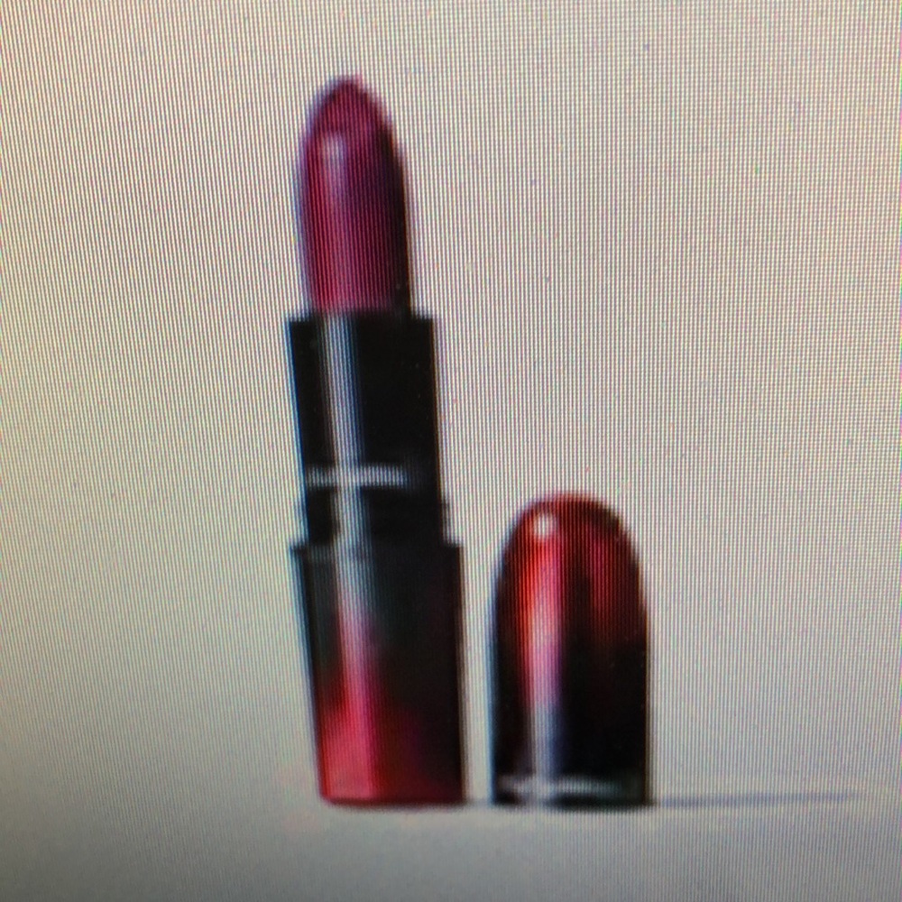 NEW MAC 414 Joie de Vivre Love me lipstick 💄 BNIB NEW